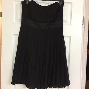 EUC White House Black Market Strapless LBD